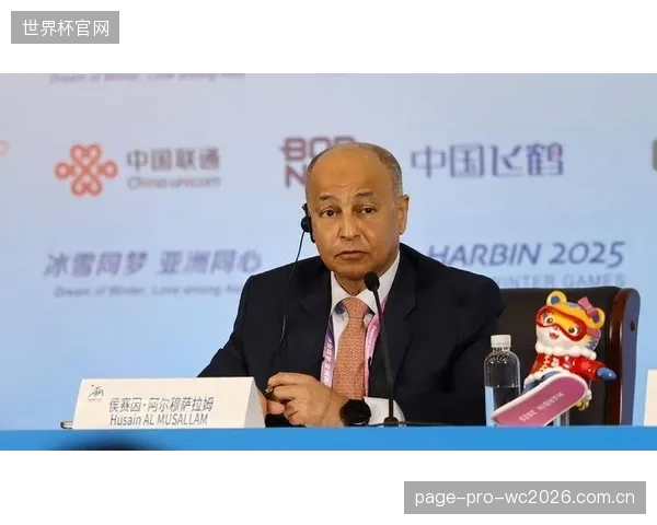 阿尔马迪作为战术后手，其跑位能为侯赛因创造更多进攻空间。